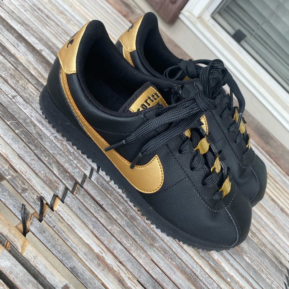 Nike Cortez Basic Black Metallic Gold (GS)